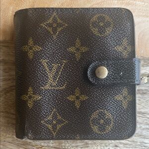 Louis Vuitton Monogram Canvas Compact BiFold Wallet